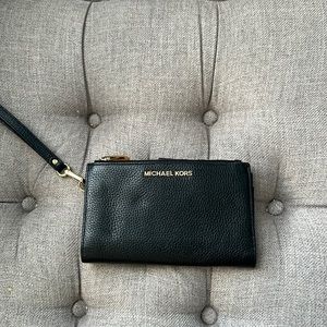 Michael Kors wristlet/wallet